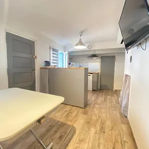 La Cle Maison De Ville, Clim, Wifi A La Bayore Hyères